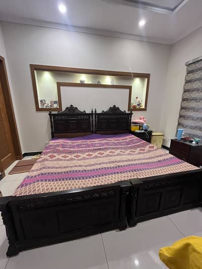 2 Single Wooden Beds with 1 Side Table | Excellent Condition