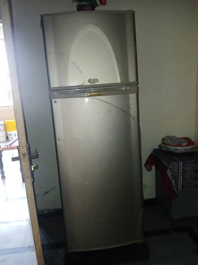 dawlance full size freezer