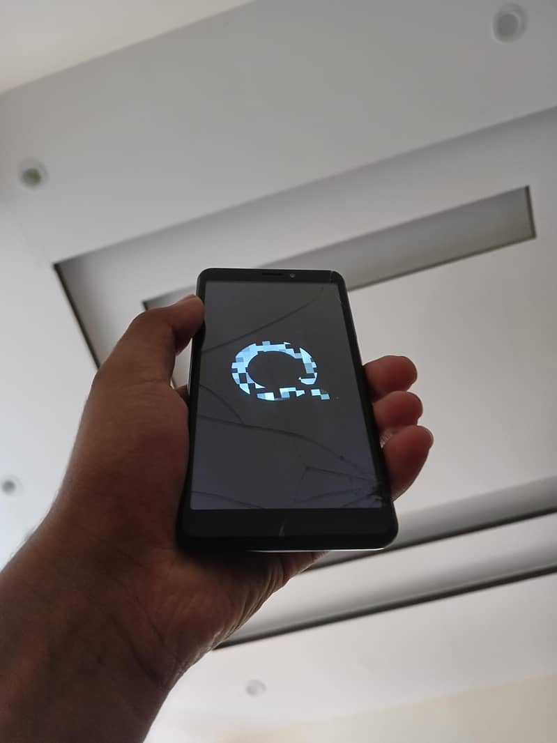 QMobile QInfinity 0