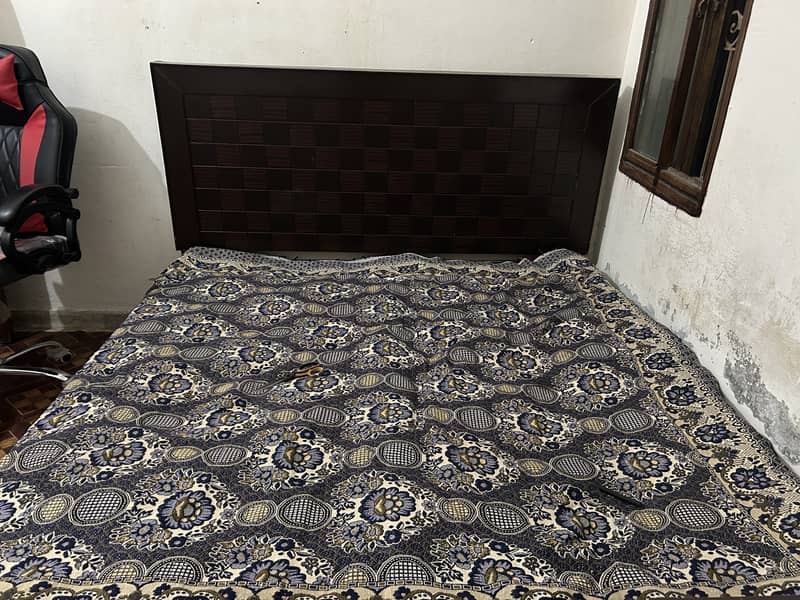 King bed 0