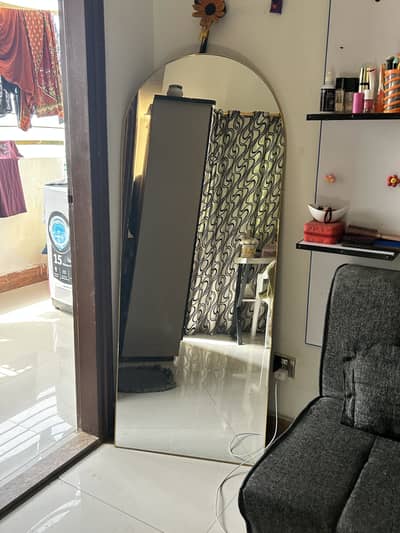 Standing mirror