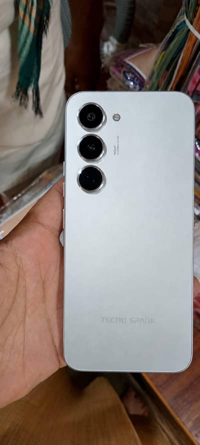 Tecno spark 40 pro