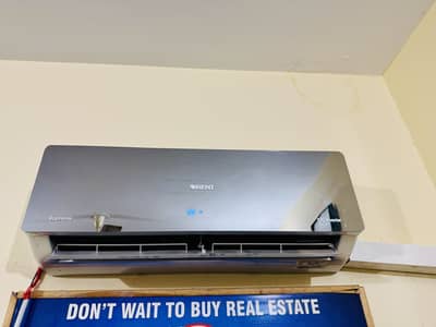 Orient 1 ton Inverter Black Mirror
