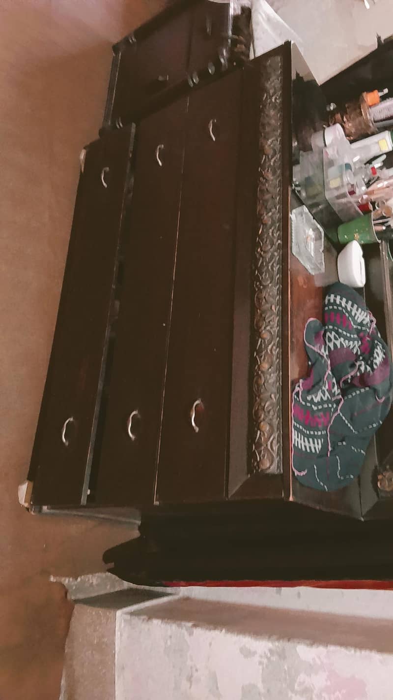 DRESSING TABLE 2