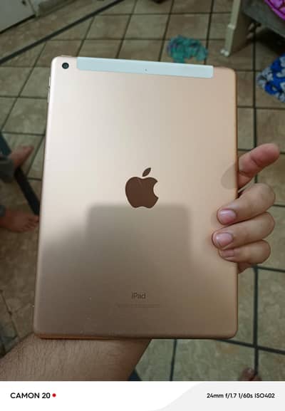 Apple iPad 6th Generation – Excellent Condition