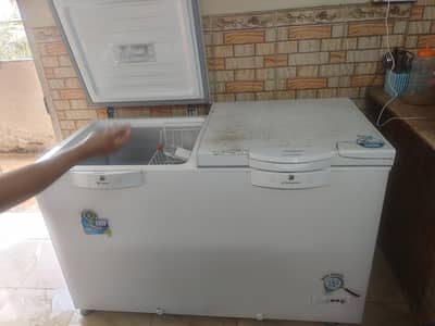 Dawlance deep freezer