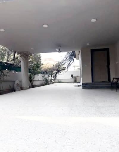 F-8 Ideal upper Portion 1/Kanal Size 2Bed Plus Study Room Only For Small Family