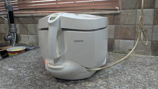 Kenwood deep fryer. mad in UK, used only 2 times