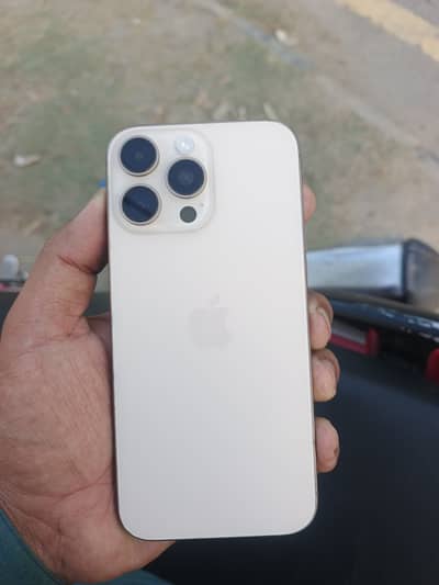 Apple iPhone 16 Pro Max