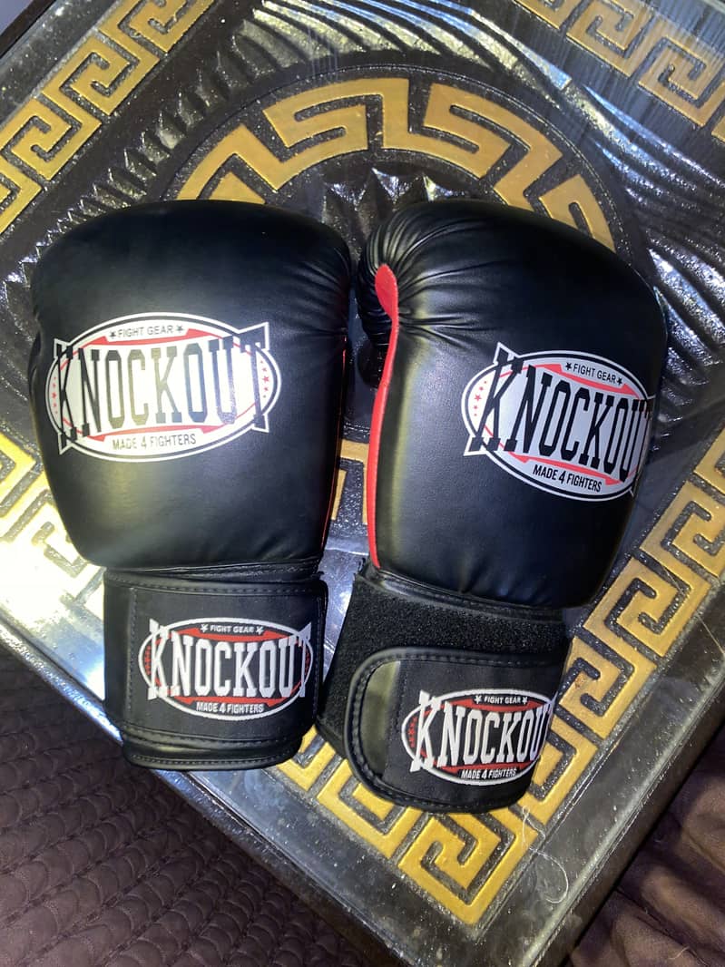 Boxing gloves 0
