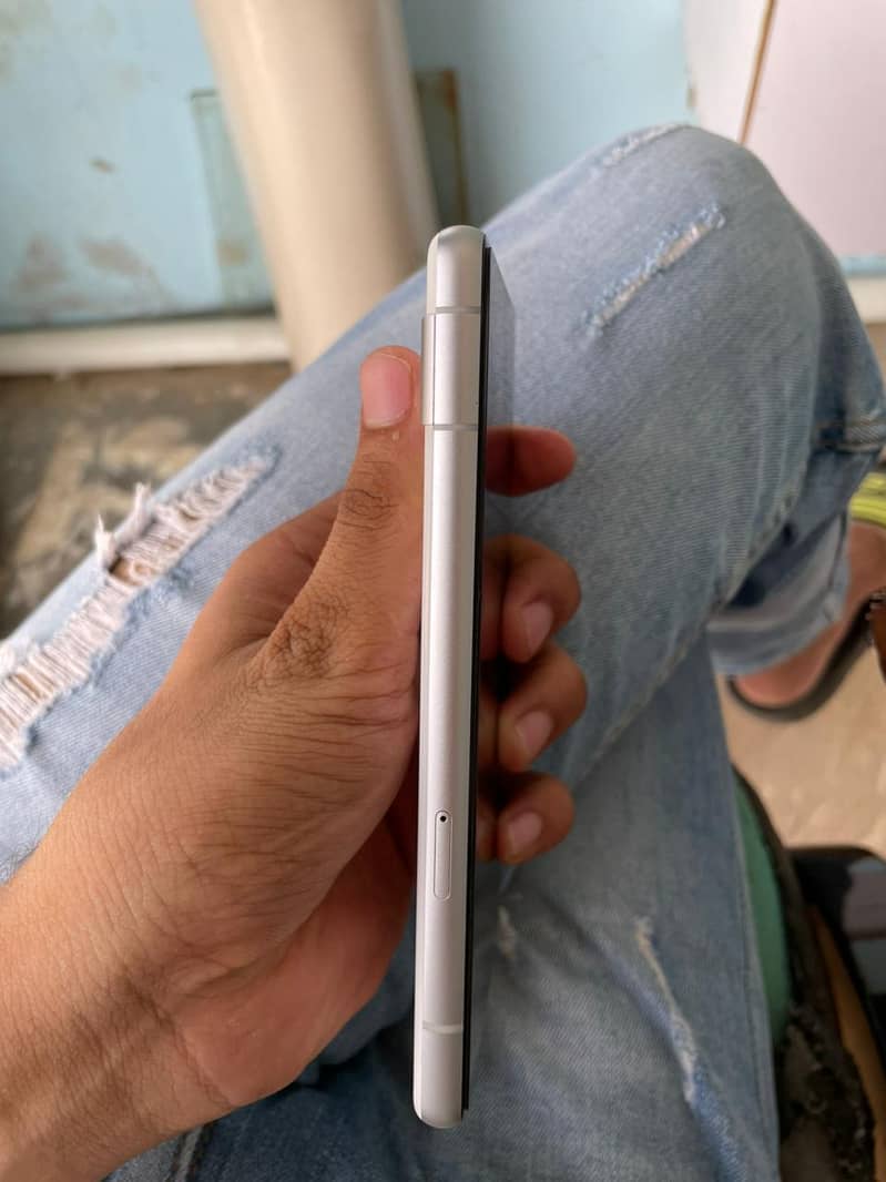 Google Pixel 7a 2