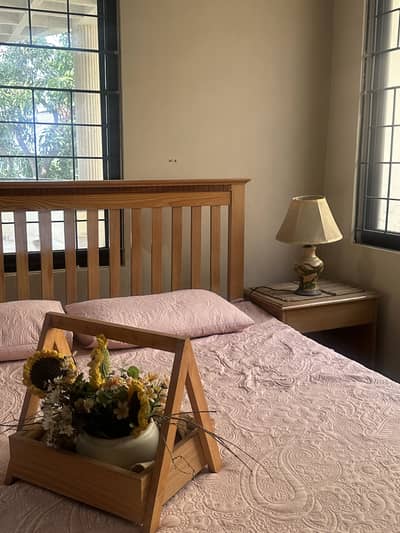 Queen Size Solid Wood Bed with Side Table – Excellent Condition