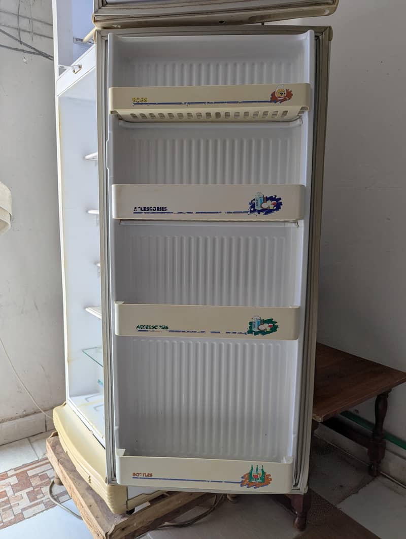PEL FRIDGE 2