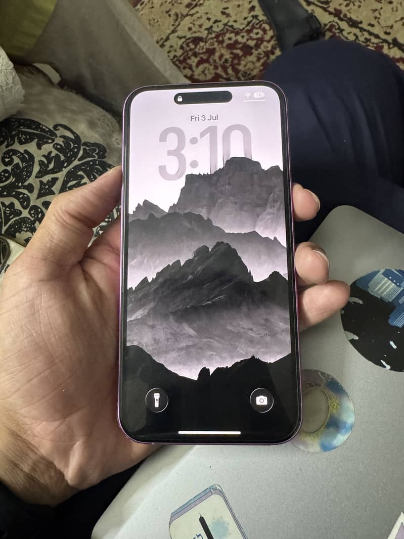 Apple iPhone 16 Plus 1