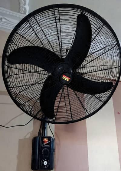 URGENT SALE GFC BRACKET FAN 20 INCH. URGENT SALE
