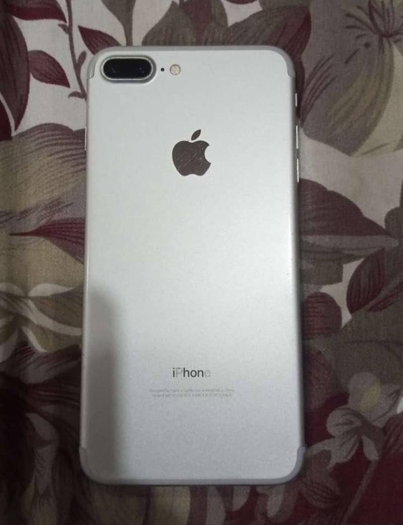 Apple iPhone 7 Plus 1