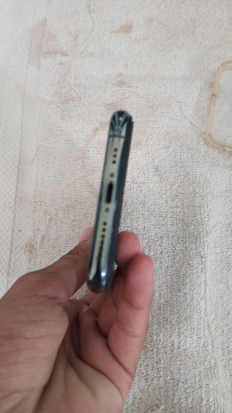 Apple iPhone 11 Pro 2