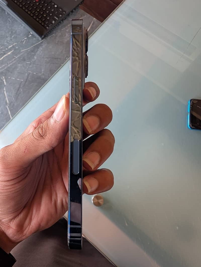 Apple iPhone 13 Pro 3