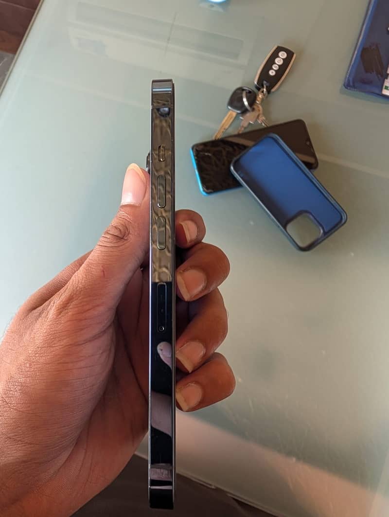 Apple iPhone 13 Pro 4