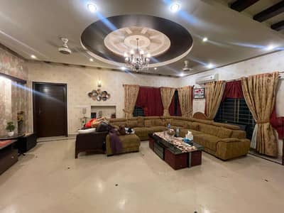 ONE KANAL BEAUTIFULL HOUSE AVALIABLE FOR RENT IN DHA PHASE 1