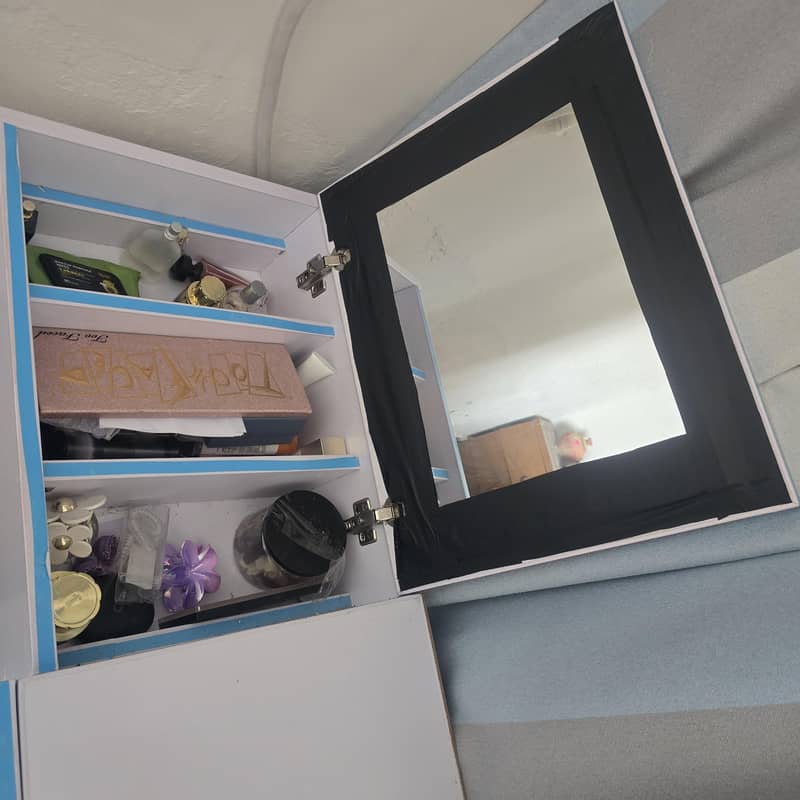 Dressing/study table with mirror 1