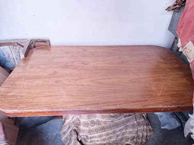 Dining Table with 6 Chairs.