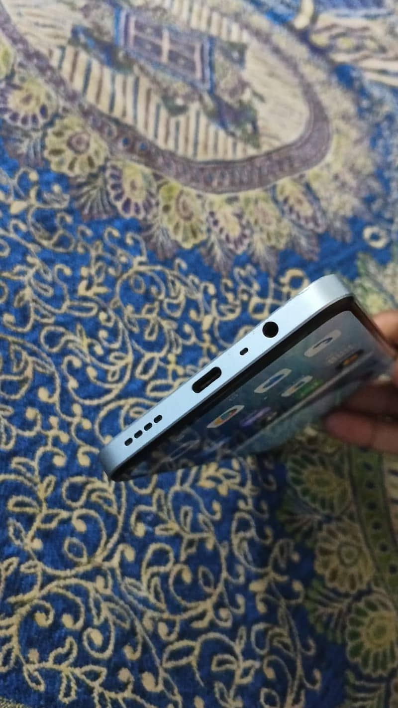 Realme Note 60 4