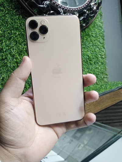 Apple iPhone 11 Pro Max good condition 10 by 10