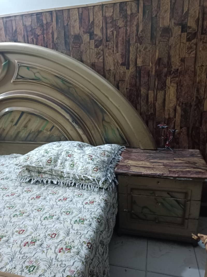 Double bed 0