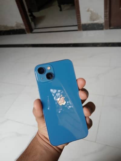 Apple iPhone 13