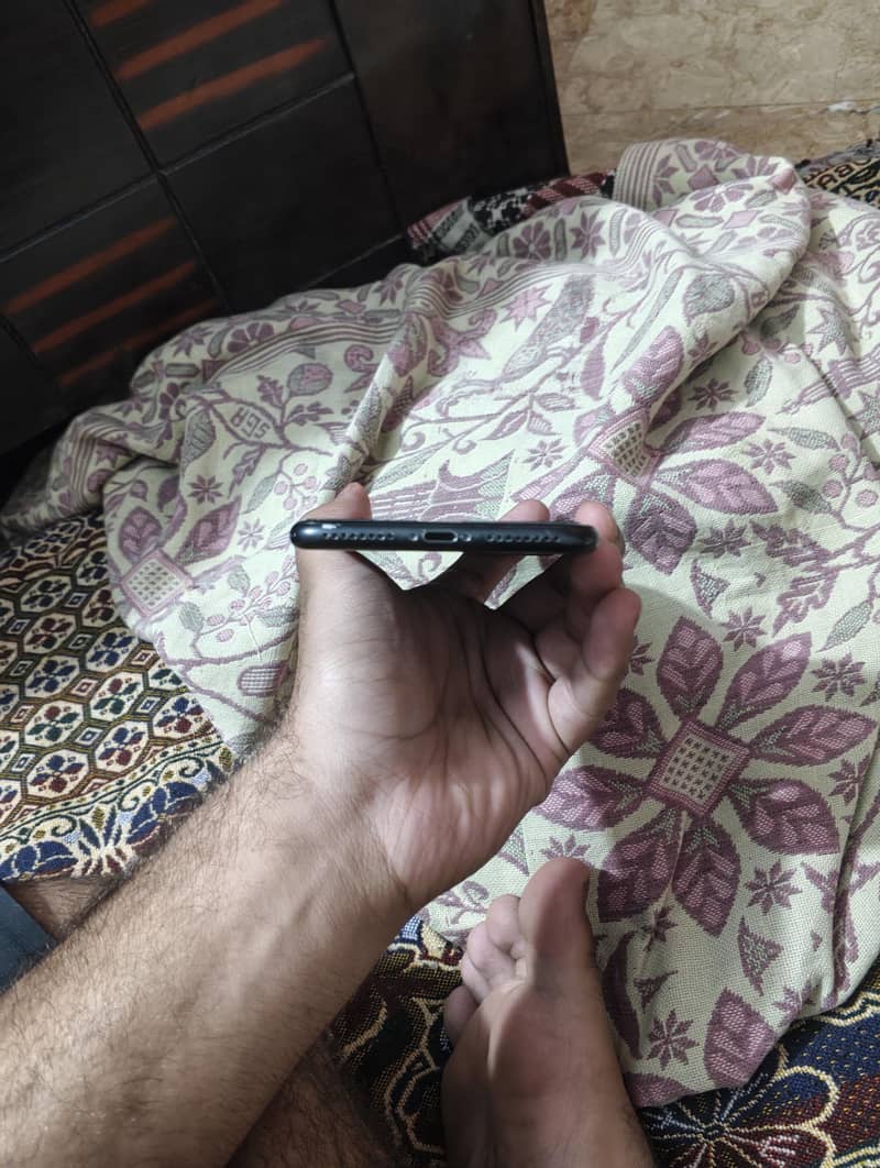 Apple iPhone 7 Plus 3