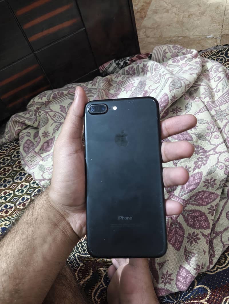 Apple iPhone 7 Plus 4