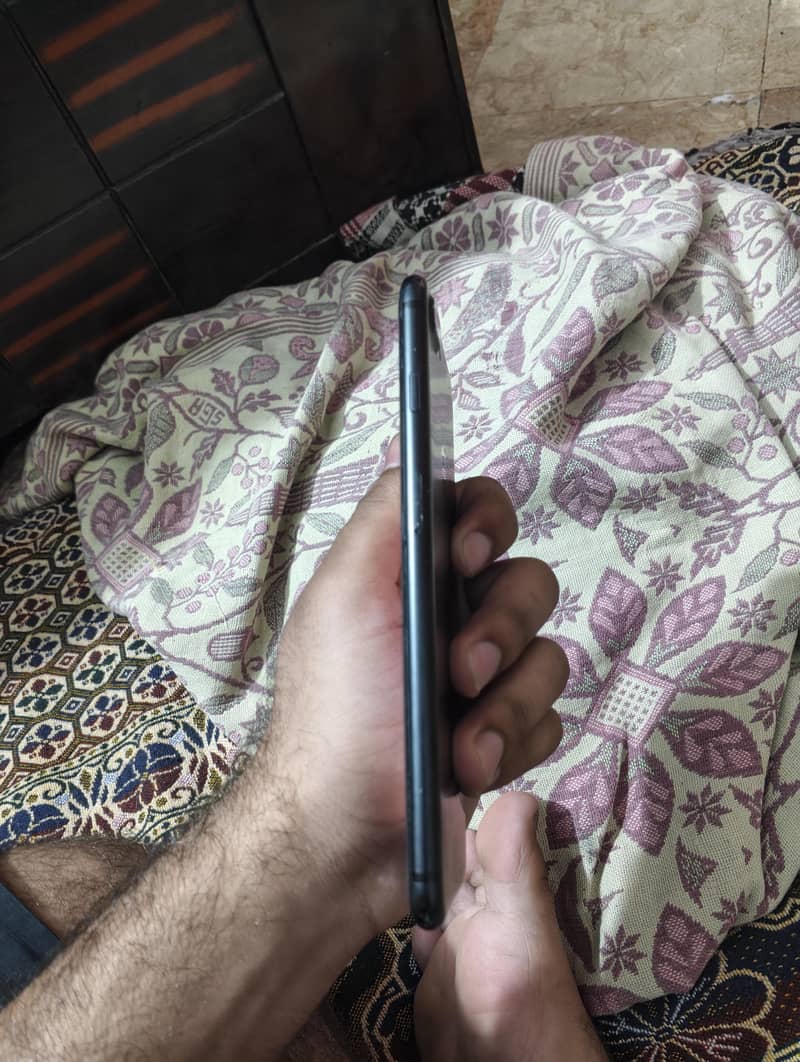 Apple iPhone 7 Plus 6
