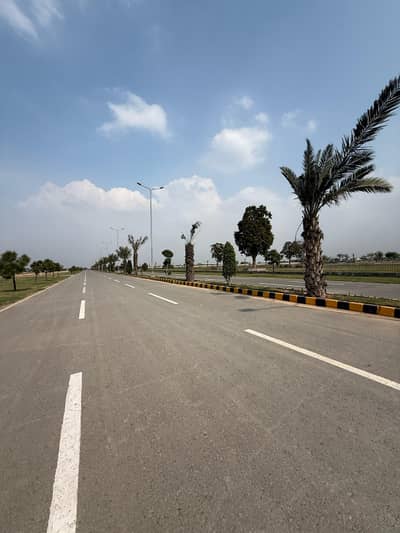 10 MARLA 85FT ROAD PLOT NEAR TO PARK & MASJID HOT LOCATION