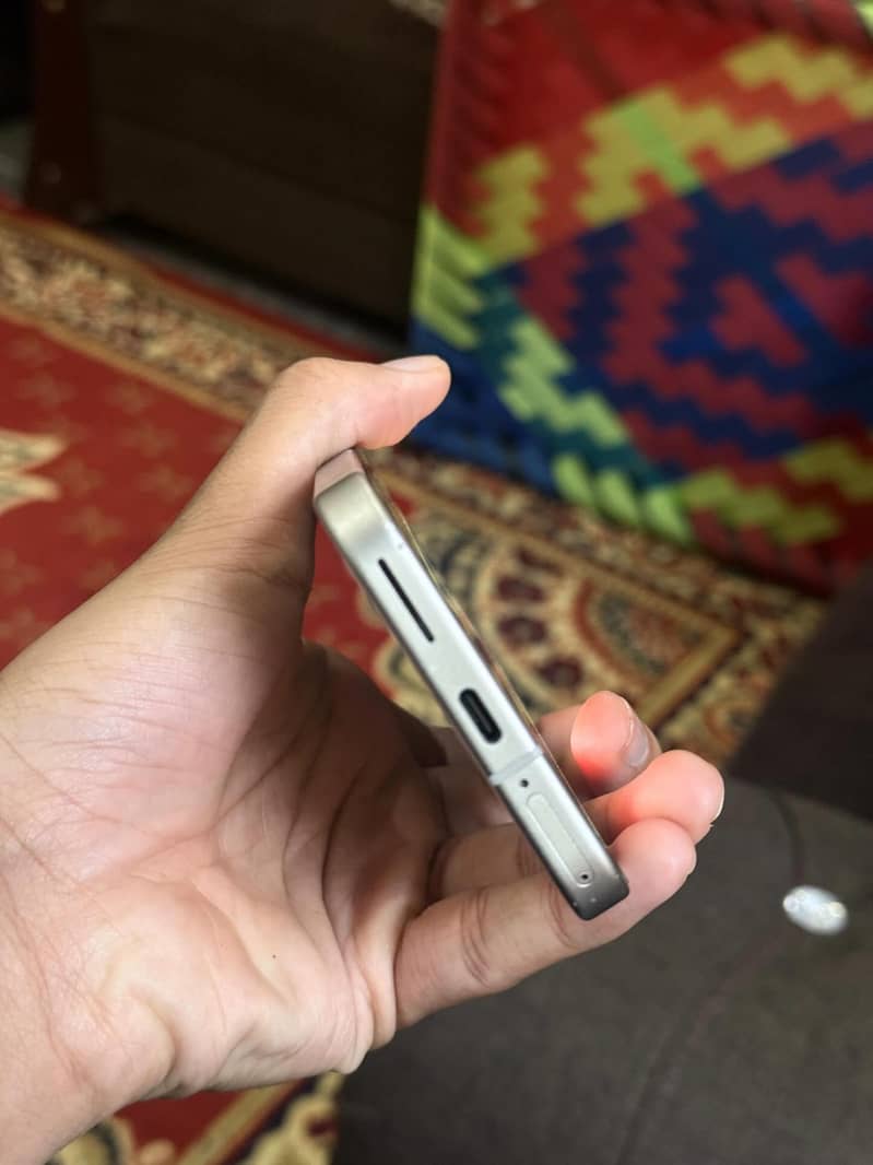 Google Pixel 9 4
