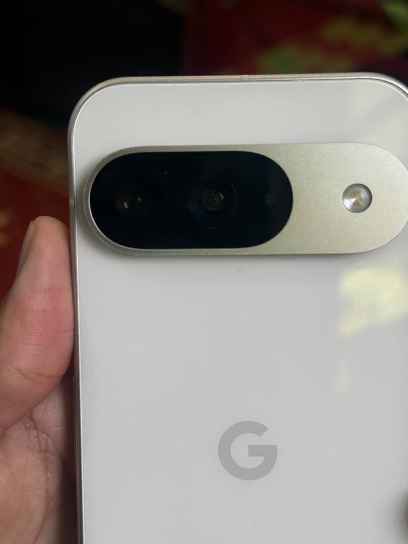 Google Pixel 9 5