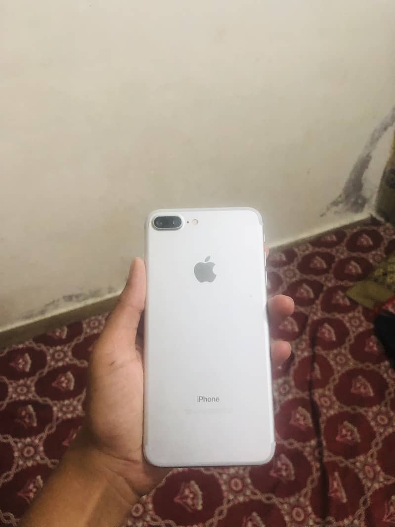 Apple iPhone 7 Plus 4