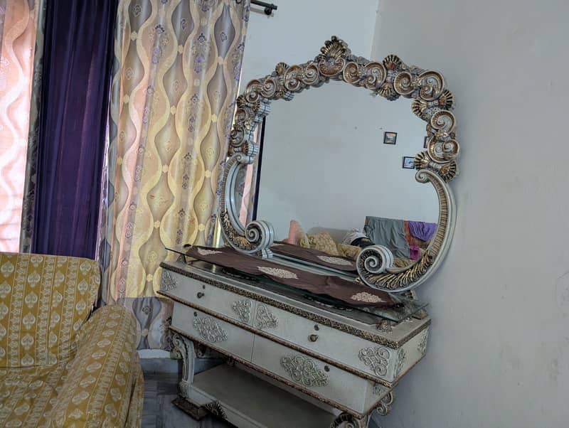 Dressing table 1