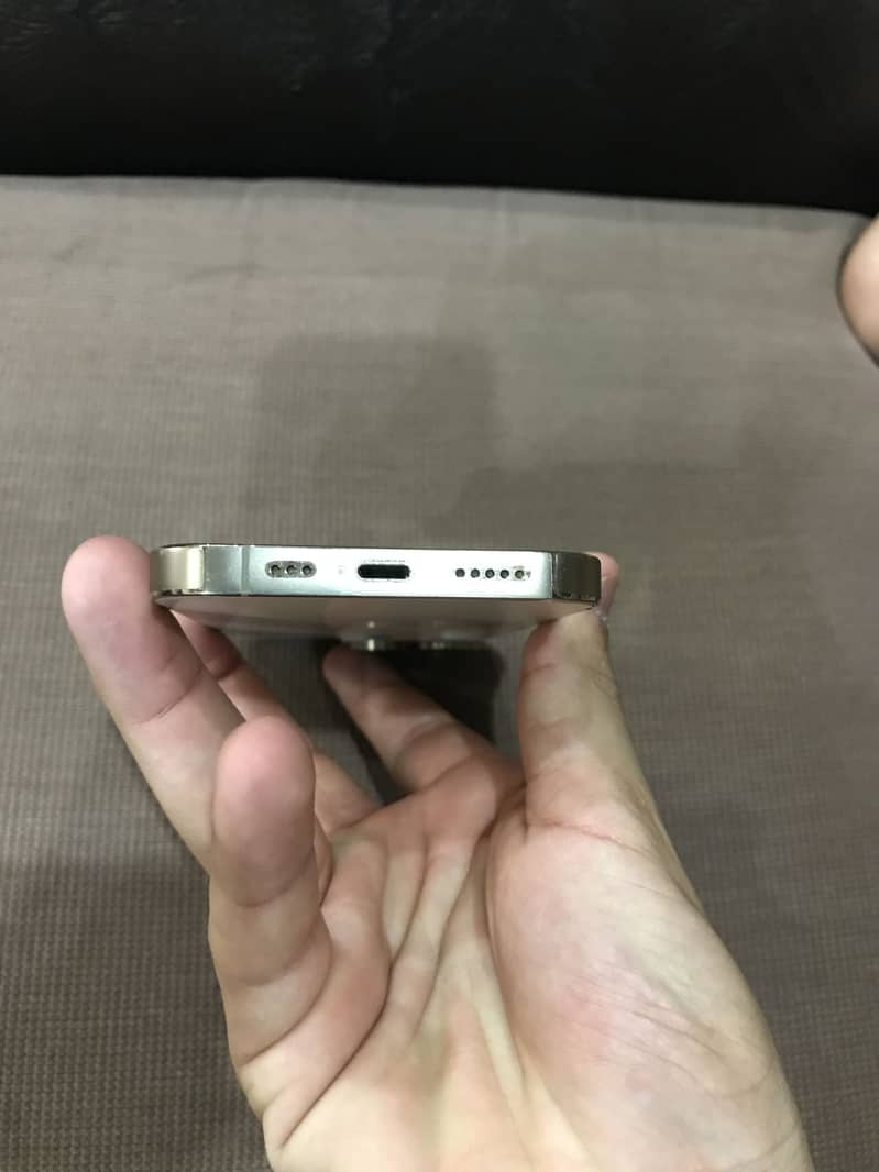Apple iPhone 14 Pro 1