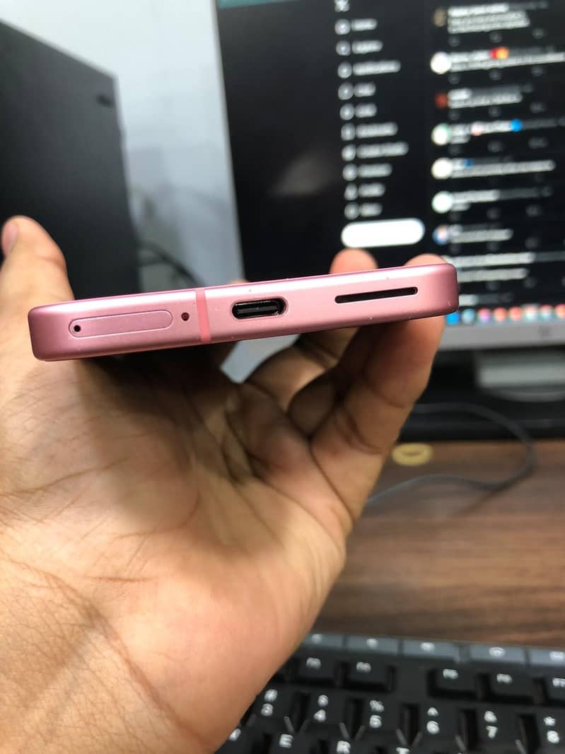 Google Pixel 9 5