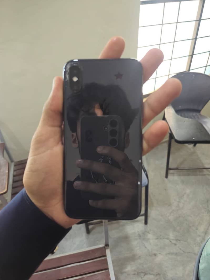 Apple iPhone X 4