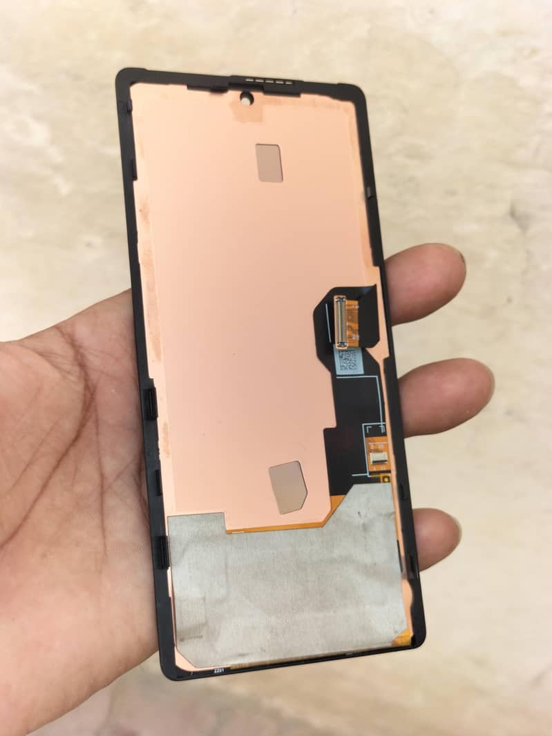 Google Pixel 6a OLED 1