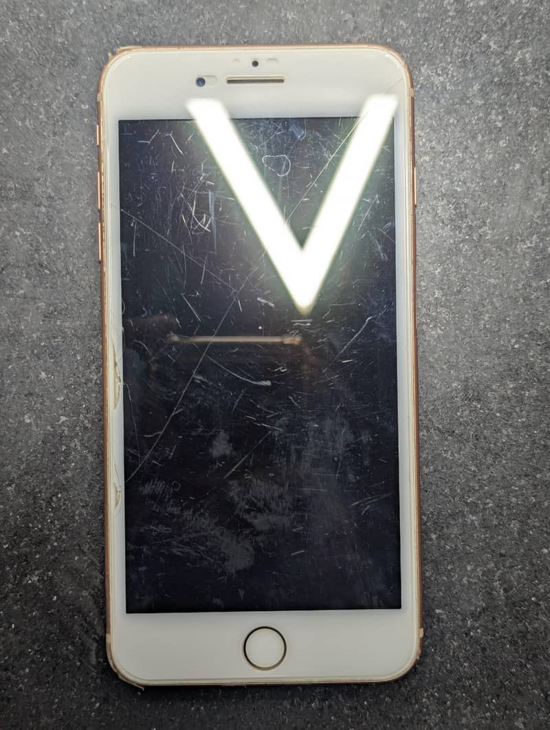 Apple iPhone 8 Plus 0