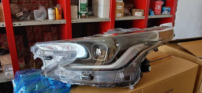 TOYOTA SEDAN YARIS HEADLIGHT PAIR MODEL 2023-2026