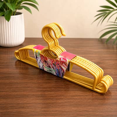 Premium Golden Clothes Hanger Set – Strong Plastic (6 Pcs)