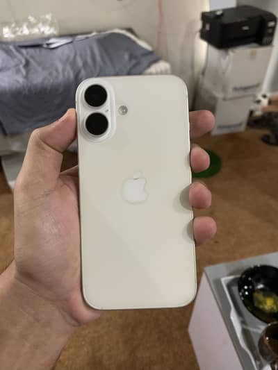 Iphone 16 white colore