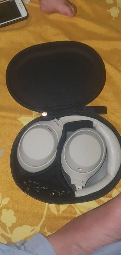 Sony WH-1000XM4 noise cancelling headphones