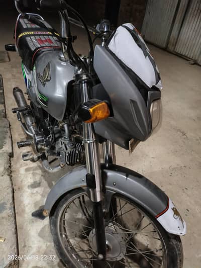 selling bike CD 70 dream