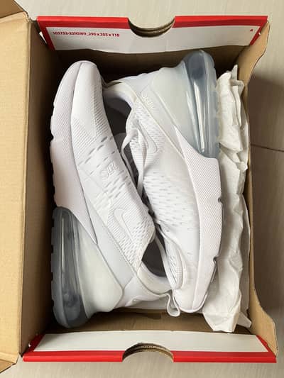 NIKE Women’s Air Max 270 - White