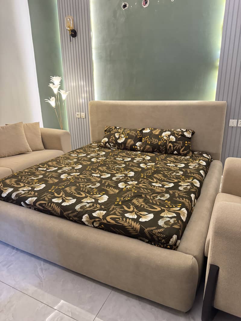 King size bed 2